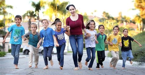 ‘Octomom’ Nadya Suleman’s Family Album With 14 Kids: Photos - Naked News