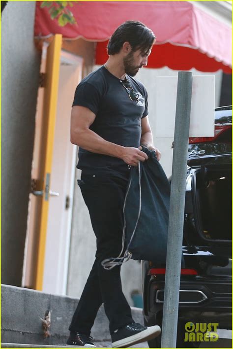 Photo: milo ventimiglia workout pics 04 | Photo 4205840 | Just Jared ...