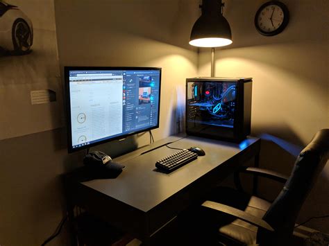 Minimalist Modern Gaming Setup