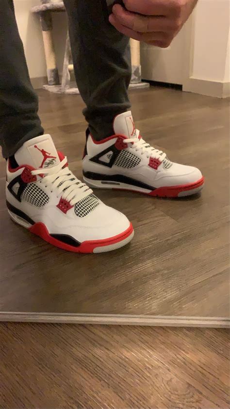 Fire Red 4s sooooooooo clean : r/Sneakers