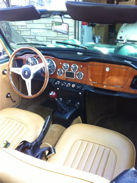 1966 Triumph TR4A IRS Interior