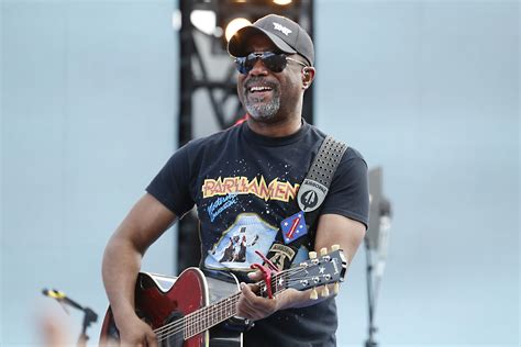 Darius Rucker Talks Hootie Tour, 'Beers and Sunshine' Song, New Album ...