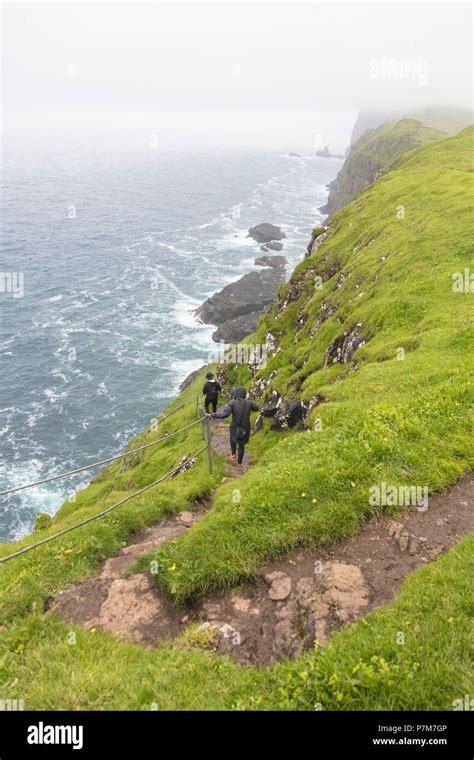 Steep cliff path hi-res stock photography and images - Alamy