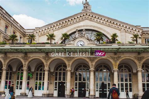 How to Navigate Paris Train Stations and Transfers