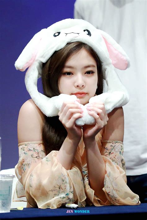 Blackpink Jennie Cute Photo - 10+ Times BLACKPINK Jennie Looked Like ...