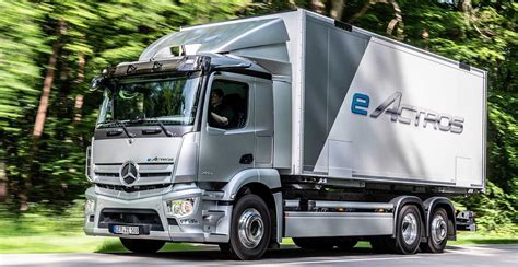 The new Mercedes-Benz eActros electric truck is already in operation ...