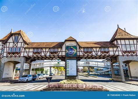 Parque Alemán Del Pueblo, Blumenau, Santa Catarina - El Brasil Imagen editorial - Imagen de ...