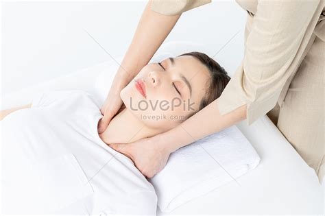 Female Shoulder And Neck Massage Picture And HD Photos | Free Download ...