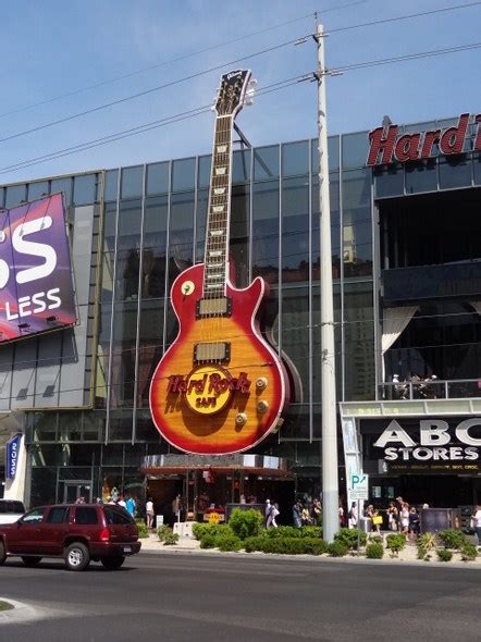 Visit & Tour of Hard Rock Cafe Las Vegas (Memorabilia Pictorial)