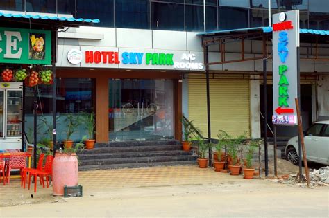 °HOTEL SKY PARK SHAMSHABAD (India) | BOOKED