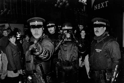 Coppers: Brilliant Photographs of British Police in the 1980s - Flashbak