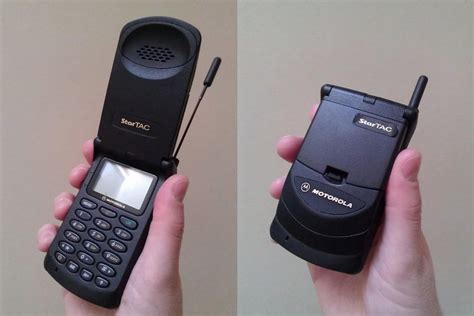 Motorola Startac flip phone : nostalgia