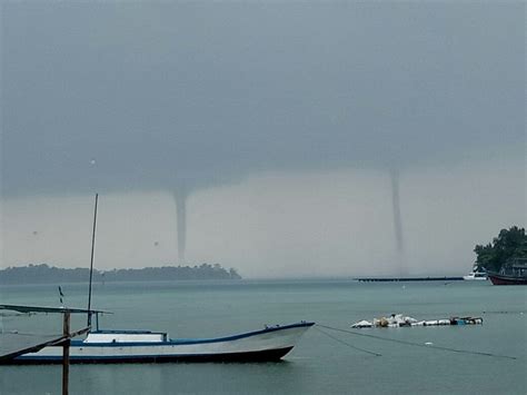 Tornado hits Bandung, damaging houses - National - The Jakarta Post