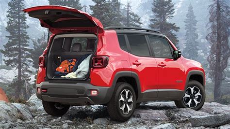 2023 Jeep Renegade Interior Features & Specs