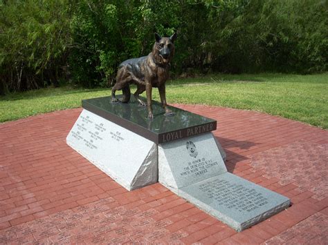 Miami Police K9 Memorial | Dog hero, War dogs, Police k9