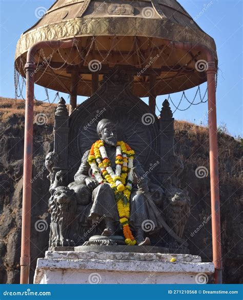 RAIGAD FORT - CHHATRAPATI SHIVAJI MAHARAJ STATUE Stock Photo - Image of travel, temple: 271210568