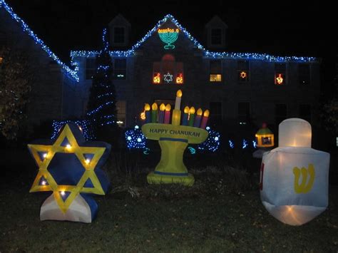 outdoor hanukkah decorations