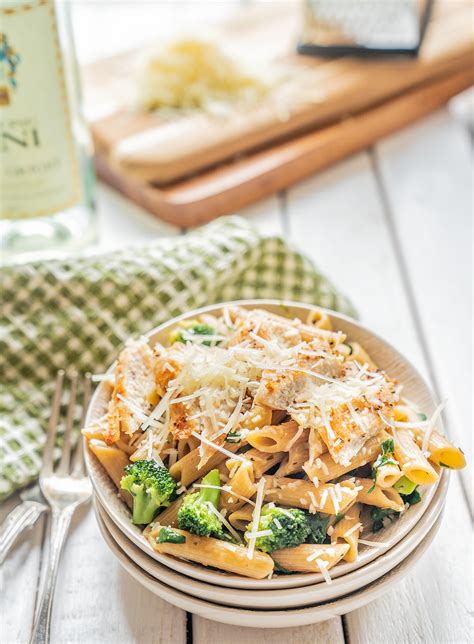 Chicken Broccoli Pasta with White Wine Sauce - Jen Elizabeth's Journals