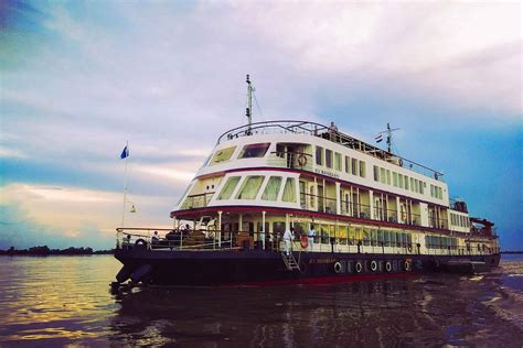 8 Most Famous River Cruises in Asia - Tusk Travel