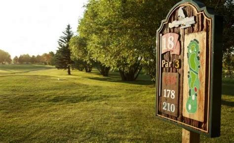 Meadowlands Golf Club Tee Times - Sylvan Lake AB