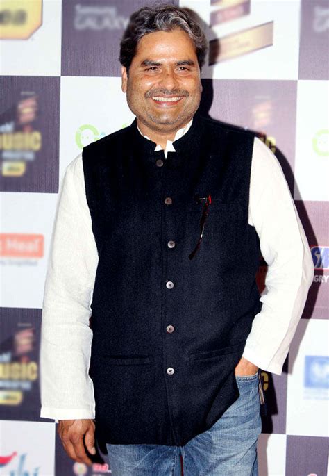 Vishal Bhardwaj Flashes A Smile At Radio Mirchi Music Awards Red Carpet ...