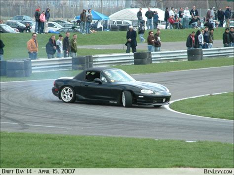 Astoetie's Blog: mazda miata drifting