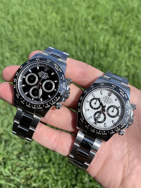 White Dial vs Black Dial Stainless Steel Rolex Daytona Comparison