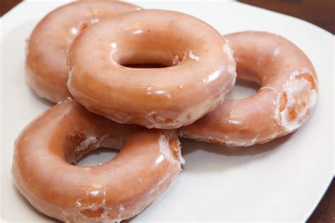 Dessert Recipe: Buttermilk Glazed Doughnuts – 12 Tomatoes