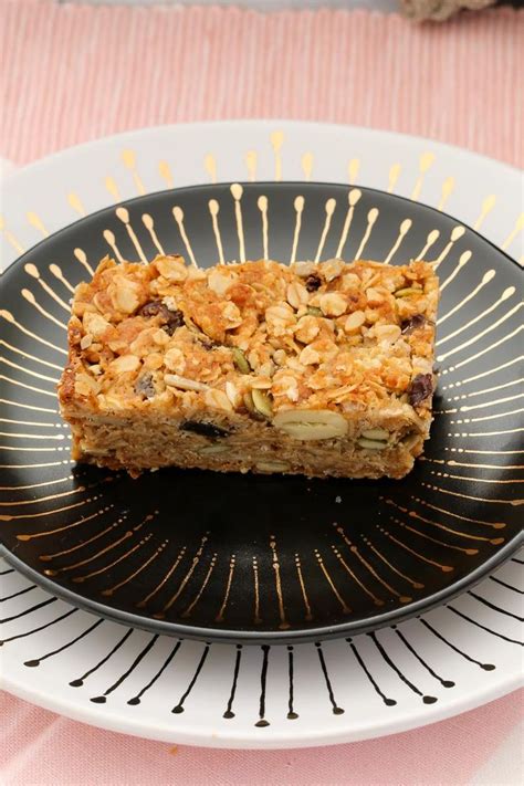 The BEST Homemade Muesli Bars | Recipe | Homemade muesli, Homemade ...