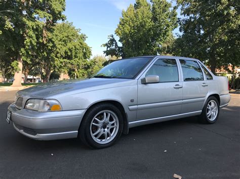 Used 2000 Volvo S70 2.5 TURBO at City Cars Warehouse INC