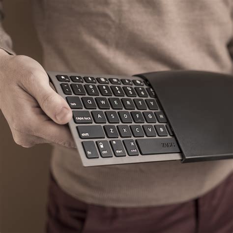 Amazon.com: ZAGG Universal Keyboard Case for All Bluetooth Devices-Black: Cell Phones & Accessories