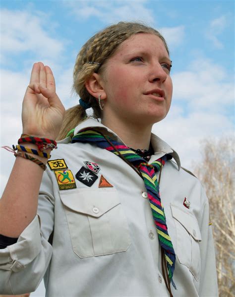 Scout sign and salute - Wikipedia