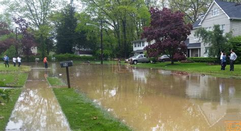 The Lakewood Scoop VIDEO: Heavy downpour leaves some Lakewood roads flooded - The Lakewood Scoop ...