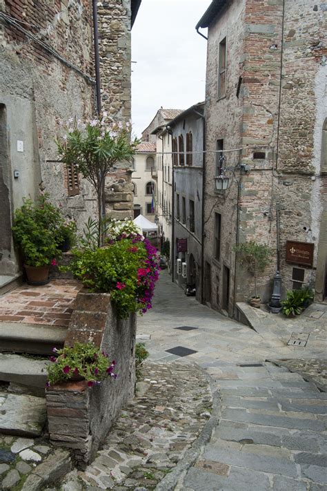 Anghiari - Italy | Viaggiare in italia, Italia, Paesaggi