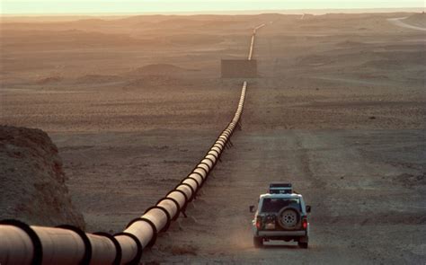 Unplugging Saudi Arabia’s vast oil reserves is easier said than done