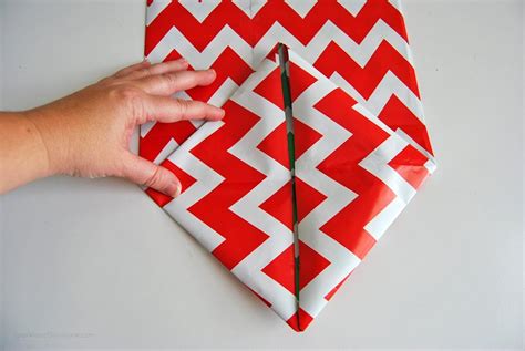 How to Make a Gift Bag from Wrapping Paper in 5 Simple Steps