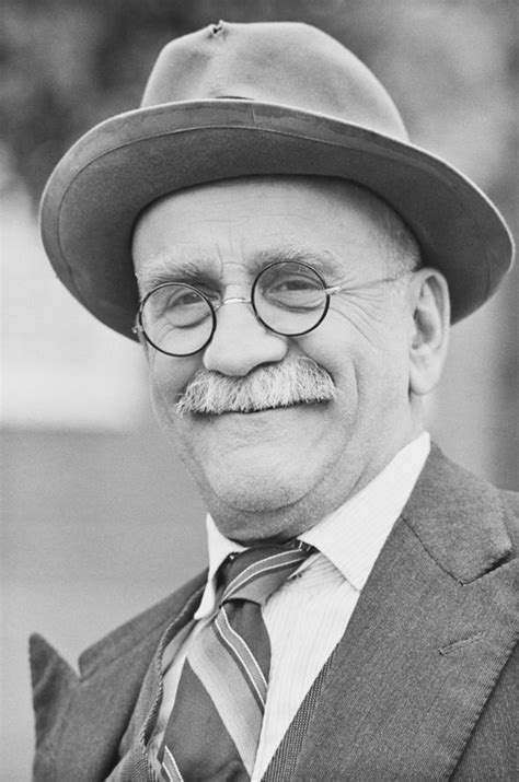 Alf Garnett actor Warren Mitchell dies aged 89 | Celebrity News ...