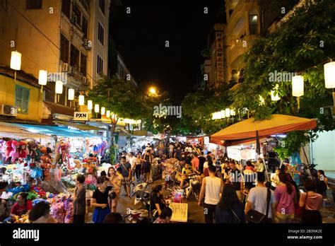 Hanoi Street Food Night Market Vietnam Stock Photo - Alamy