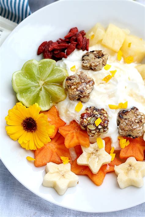 Tropical Greek Yogurt Bowl + 20 Healthy Greek Yogurt Breakfast Recipes - Delightful Mom Food