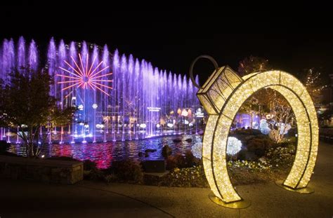 4 Christmas Attractions to Drive to in Tennessee - The News Wheel