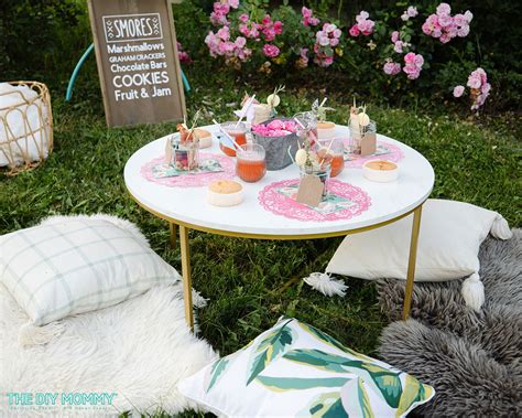 Beautiful Backyard Party Decor Ideas | The DIY Mommy