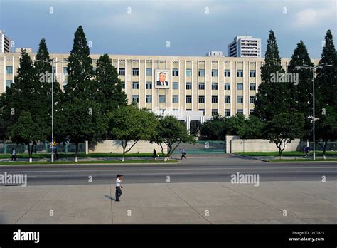 Street scene in Pyongyang Stock Photo - Alamy