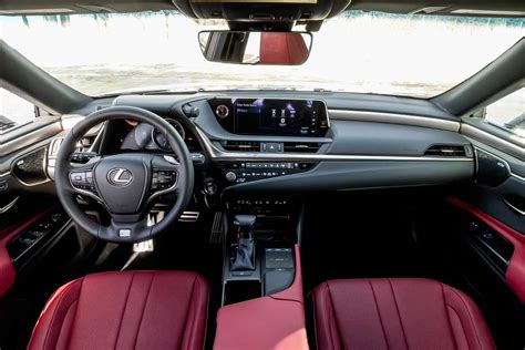 Is the 2021 Lexus ES 250 a good car? 4 things we like and 3 things we ...