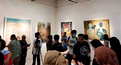 Sejumlah Pelukis Gelar Pameran di Limanjawi Art Borobudur - Pemerintah ...