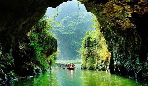 Tam Coc boat tour: A NOT-TO-BE-MISSED activity in Ninh Binh