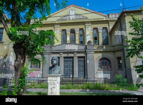 Arad Orthodox Synagogue in Romania Stock Photo - Alamy