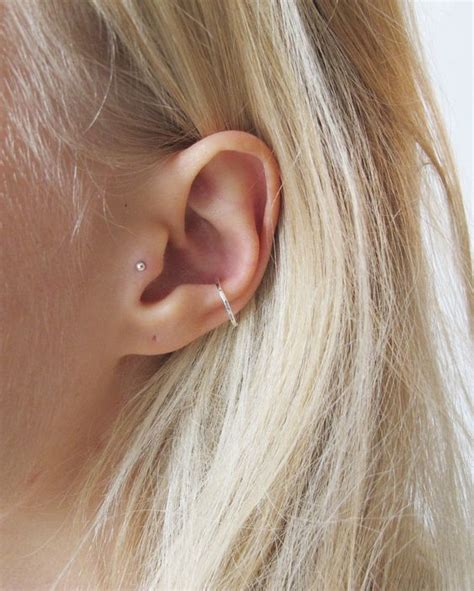 15 Chic And Bold Conch Piercing Ideas - Styleoholic