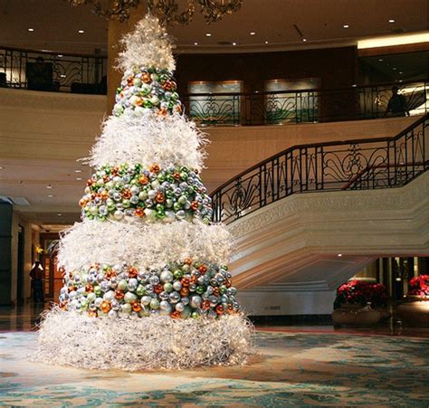 34 MODERN CHRISTMAS TREE DECORATION IDEAS ..... - Godfather Style