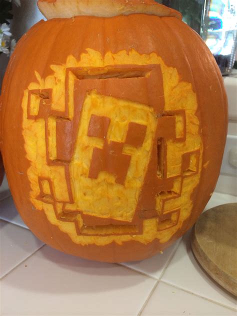 Minecraft pumpkin carving by Brandi Green Halloween Pumpkin Designs, Fun Halloween Crafts ...