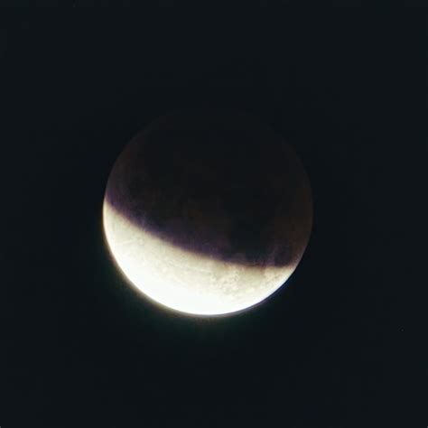 Close-up of a Lunar Eclipse · Free Stock Photo